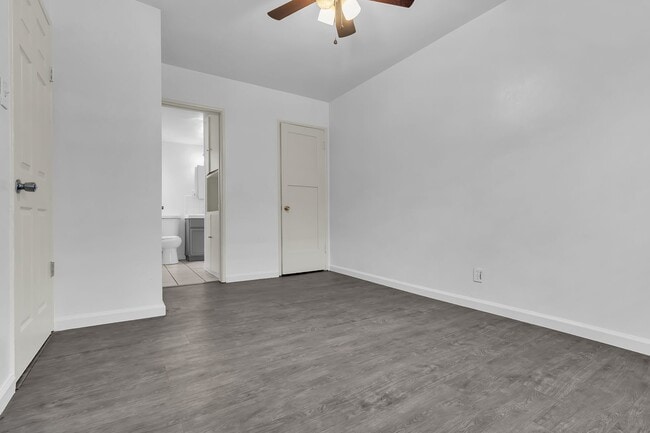 Photo - 447 E 101st St Apartment