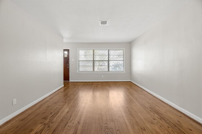 Building Photo - 7524 Joplin St