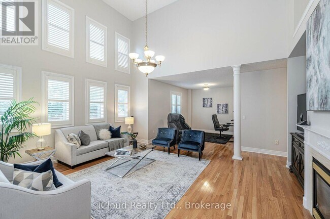 Building Photo - 32 Radial St