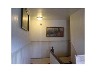 Hallway Photo - 449-453 N Main St