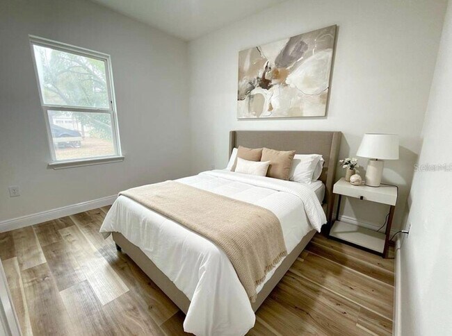 Foto del edificio - 23419 Gemstone Ave