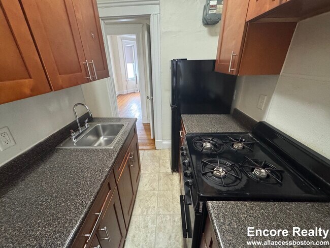 Building Photo - 1175 Boylston St