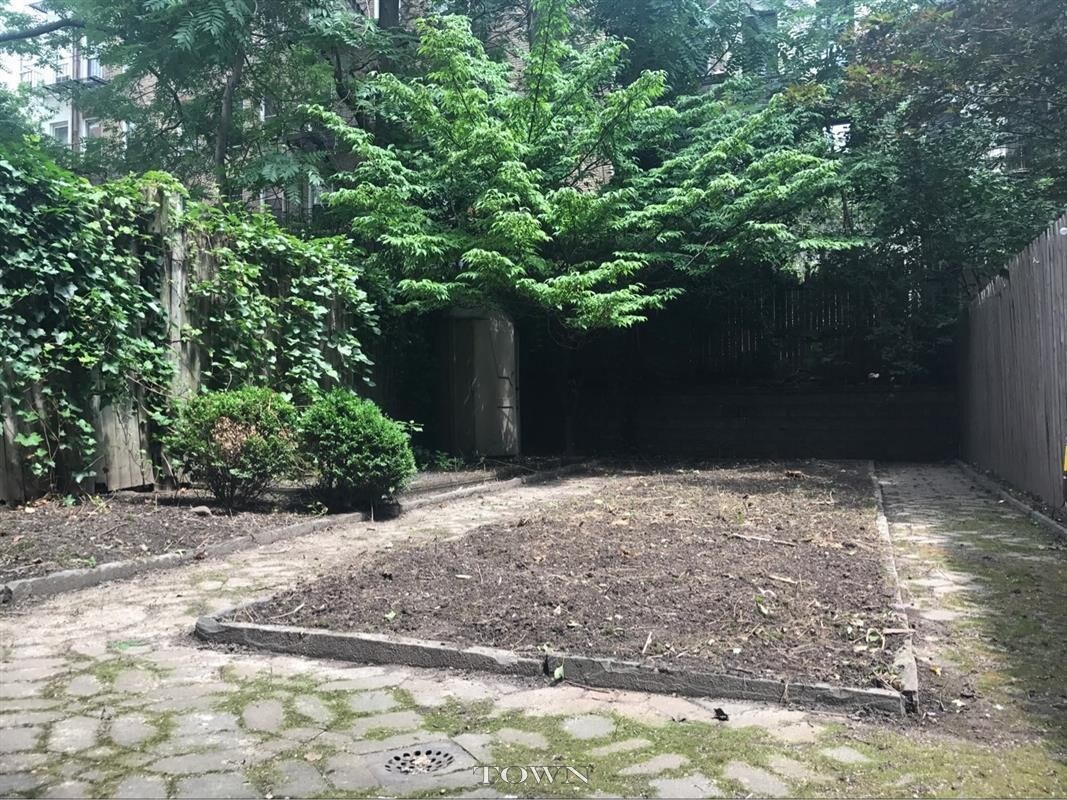 Foto del edificio - 333 E 82nd St