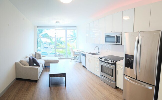 Building Photo - Townhomes at the Collection Kakaako Furnis...