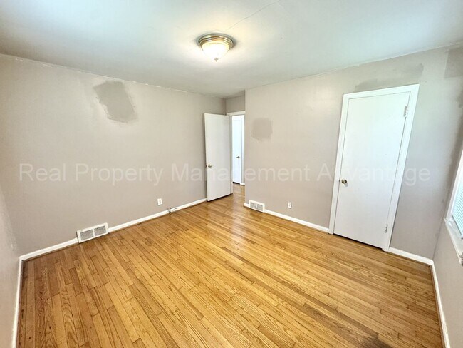 Foto del edificio - 4421 Samoset Rd