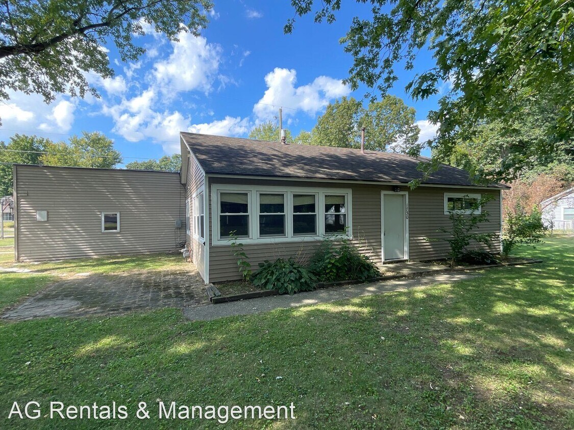 Primary Photo - 3 br, 1 bath House - 1730 Scotsdale Dr