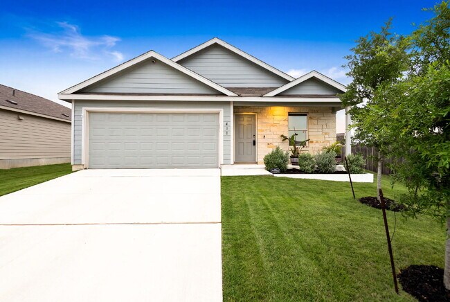 Foto del edificio - Backyard Oasis Living with Space, Style, and Everyday Comfort