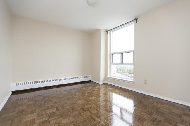 Interior Photo - Poplar Grove