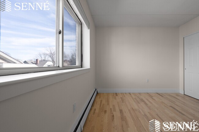 Building Photo - 16 Trowbridge St