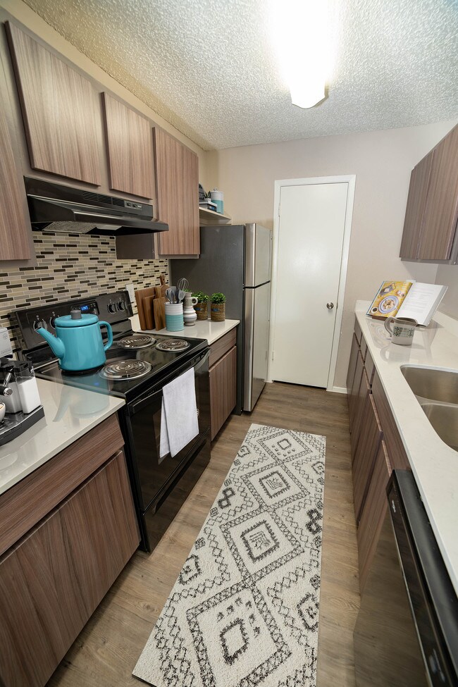 Clear Fork Trail Apartments Benbrook, TX