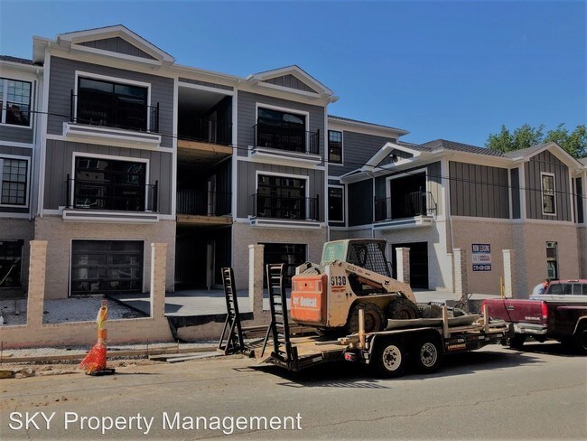 Building Photo - 4 br, 4 bath Apartment - 1271 Kentucky Street