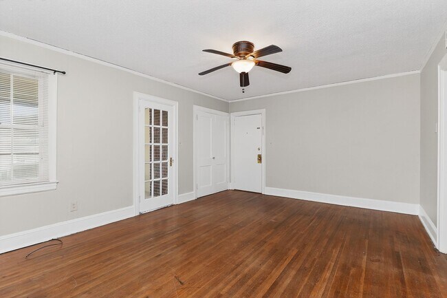 Foto del edificio - Adorable One Bedroom Apartment in Elizabeth!