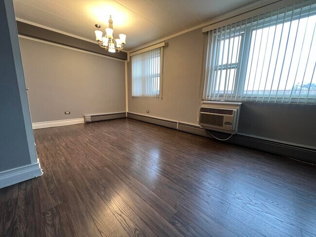 Foto del edificio - 2035 W Granville Ave