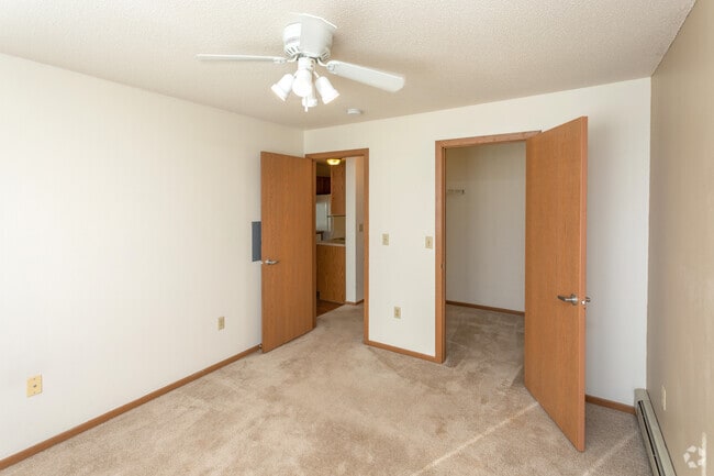 2HAB, 1BA - 918SF - Cedar Ridge