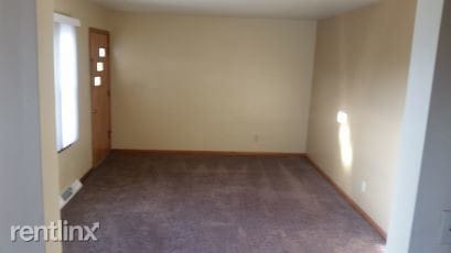 Building Photo - 2 br, 1 bath Duplex - 605 Pine Street