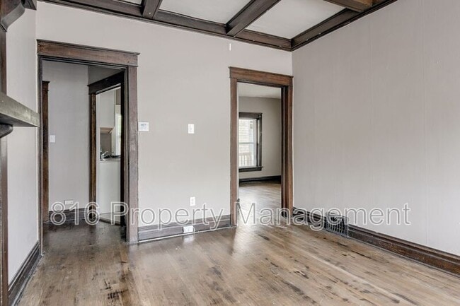 Building Photo - 3233 Charlotte St
