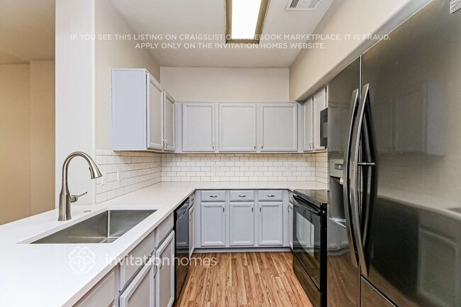 Building Photo - 1525 S Avocet St