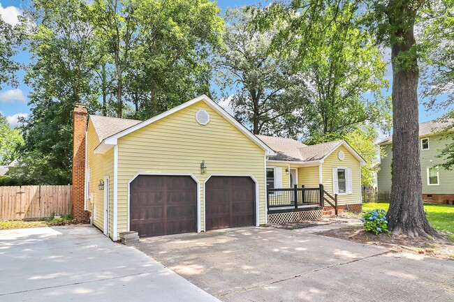 Building Photo - 2129 Agecroft Rd