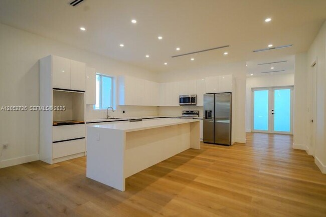 Foto del edificio - 112 NW 24th Ct