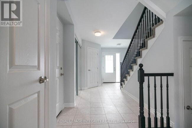 Photo du bâtiment - 754 Derreen Ave