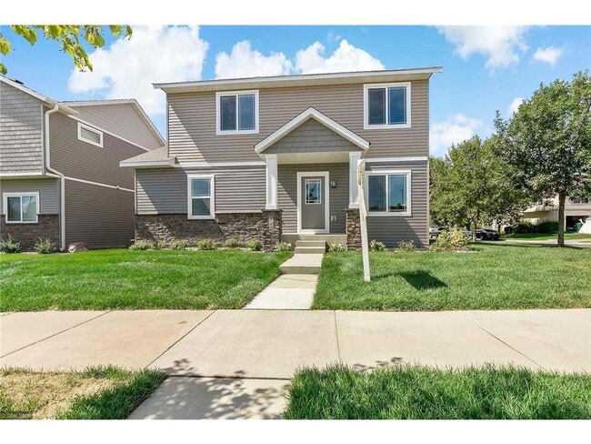 Building Photo - 2768 Clover Ridge Dr