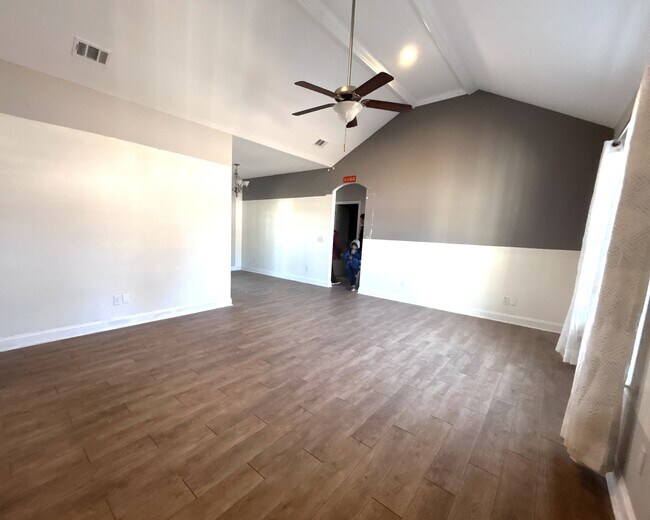 Foto del edificio - 50 Kayton Ct