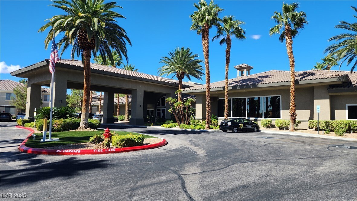 Foto principal - 9050 W Warm Springs Rd