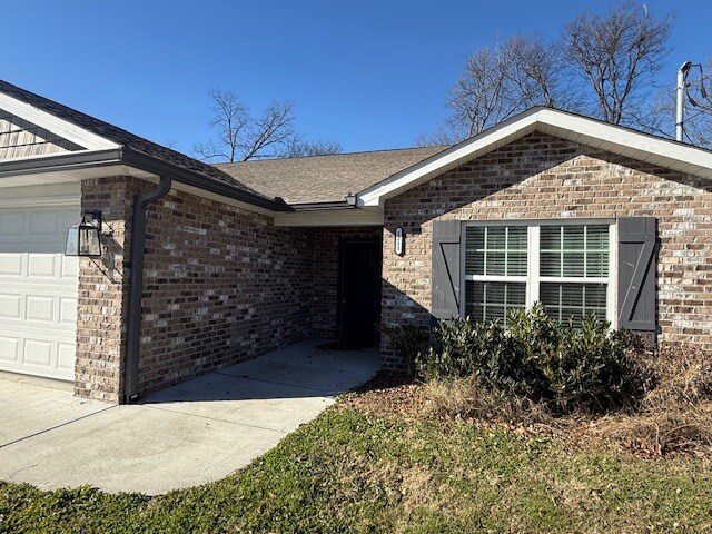 Photo - 1211 E Harper Ave (Maryville, TN)