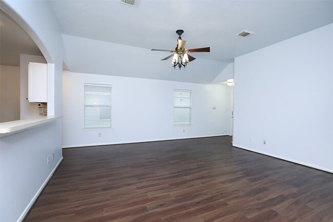 Building Photo - 19626 Billineys Park Dr