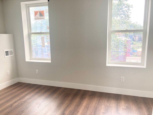 Foto del edificio - 2630 Ridge Ave