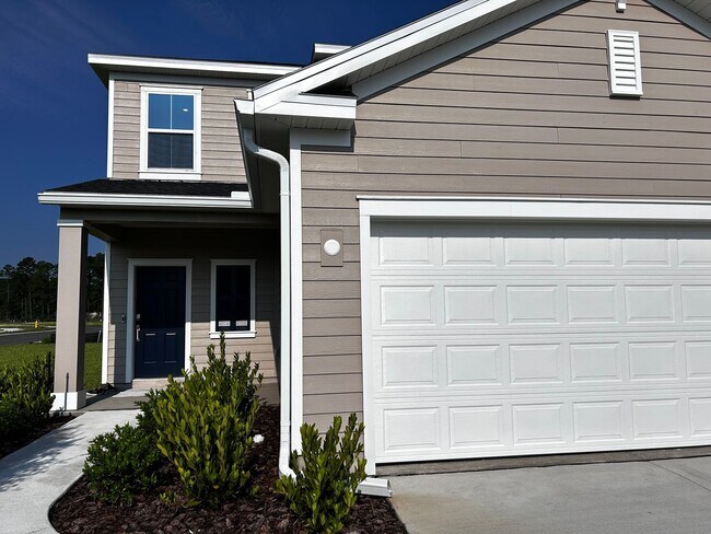 Building Photo - Brand New 4/3.5 Two Story Home with Loft. ...