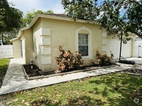 Building Photo - 5165 Foxhall Pl