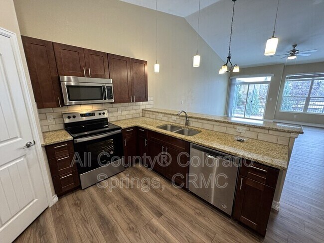 Foto del edificio - 730 Thimbleberry Point