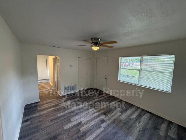 Foto del edificio - 4009 Ester Dr SW