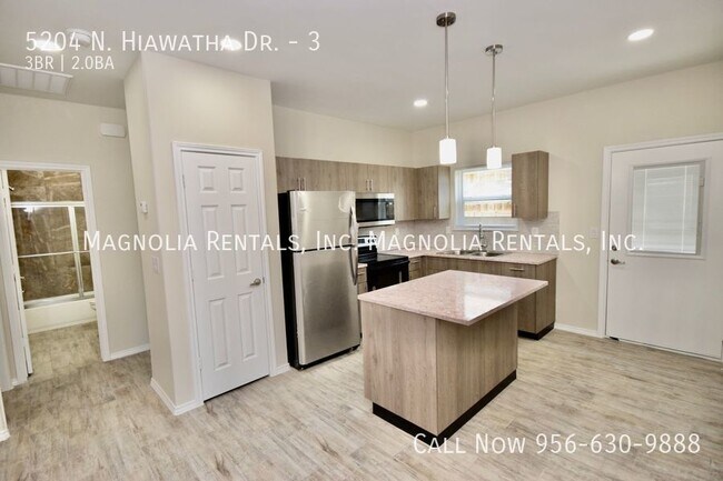 Foto del edificio - 5204 N Hiawatha Dr