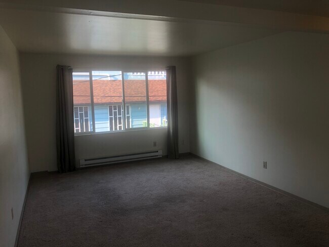 Great floor plan maximizes space where you want it - 9015 9th Ave SW