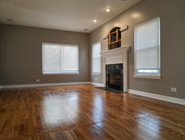 Foto del edificio - 982 Rosefield Ln