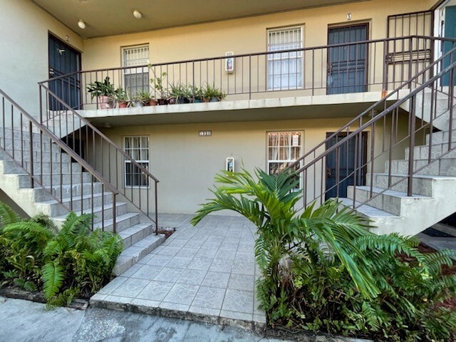 Side stairways - 1320 NW 5th St