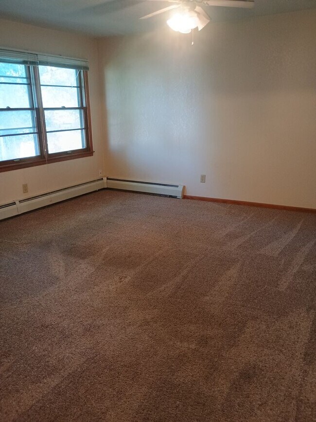 Foto del edificio - Spacious 3-Bedroom Home | Small-Town Living | Pet Friendly