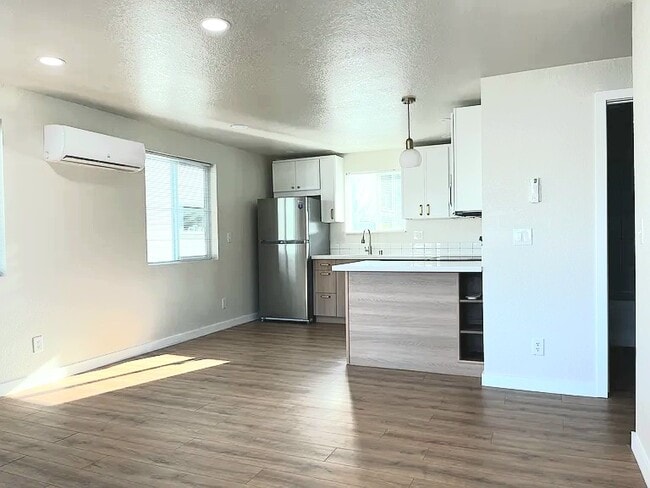 Building Photo - 4745 Delridge Way SW