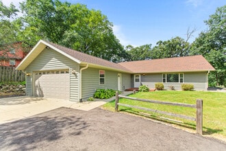 Building Photo - N7439 Mariner Hills Cir