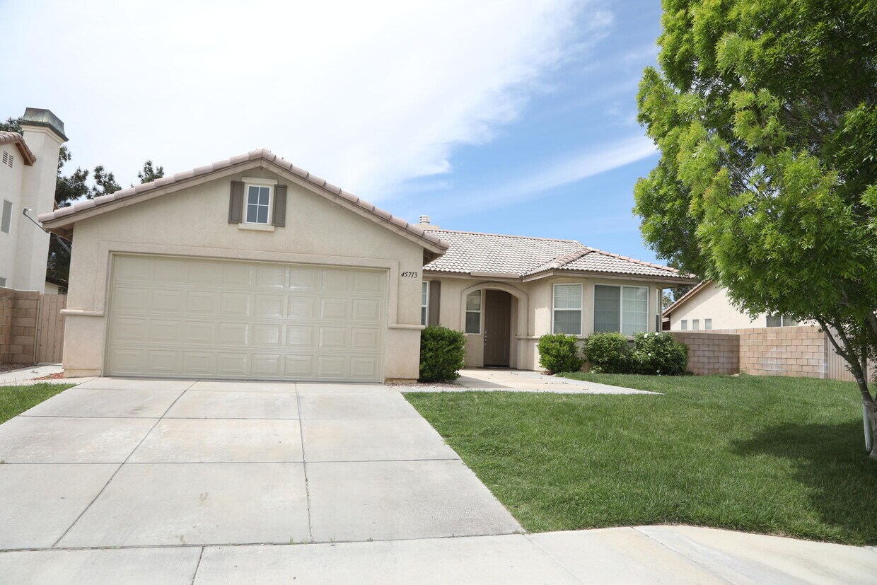 45713 Coventry St, Lancaster, CA 93534 House Rental in Lancaster, CA