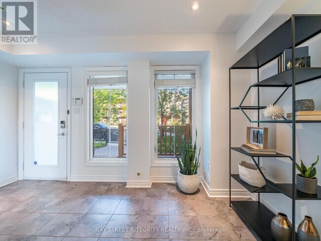 Photo du bâtiment - 96 Woodbine Ave
