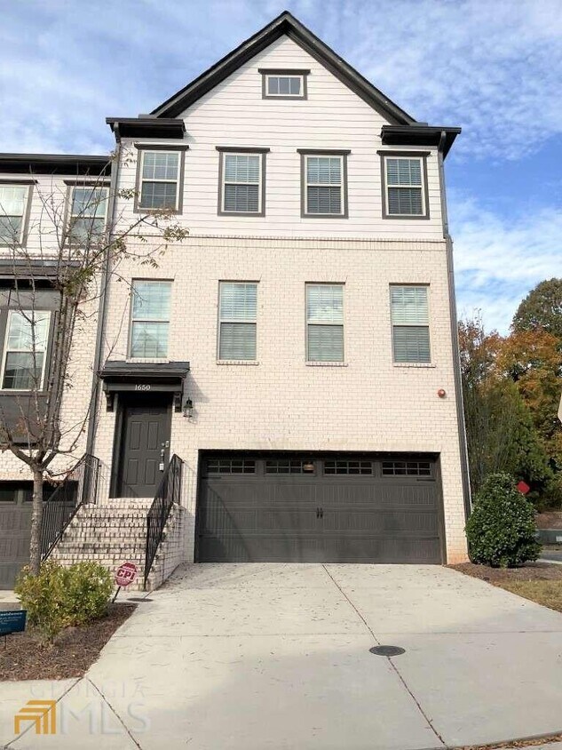 Primary Photo - 1650 Mountain Top Ln SE