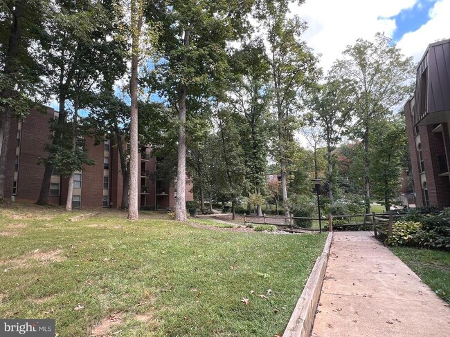 Foto del edificio - 3322 Woodburn Village Dr