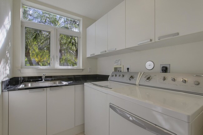 Foto del edificio - 309 E Ocean Avenue 103