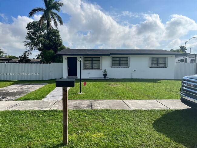 Building Photo - 28723 SW 147th Pl