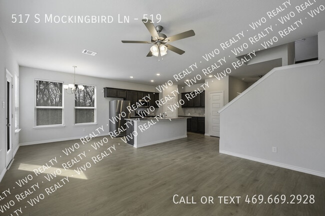 Building Photo - 517 S Mockingbird Ln