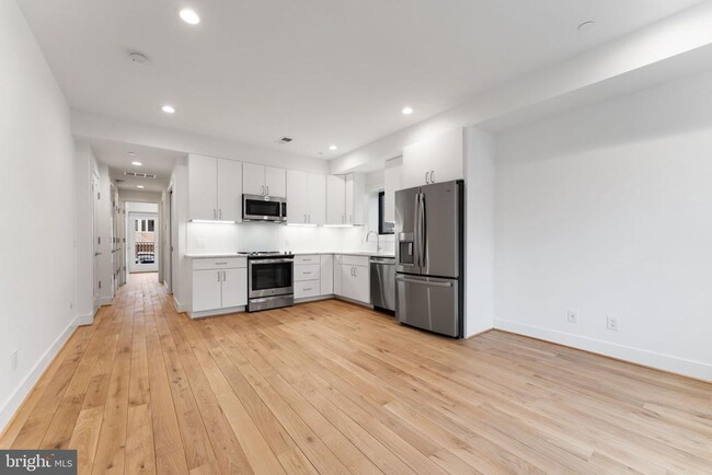 Building Photo - 2217 40th Pl NW