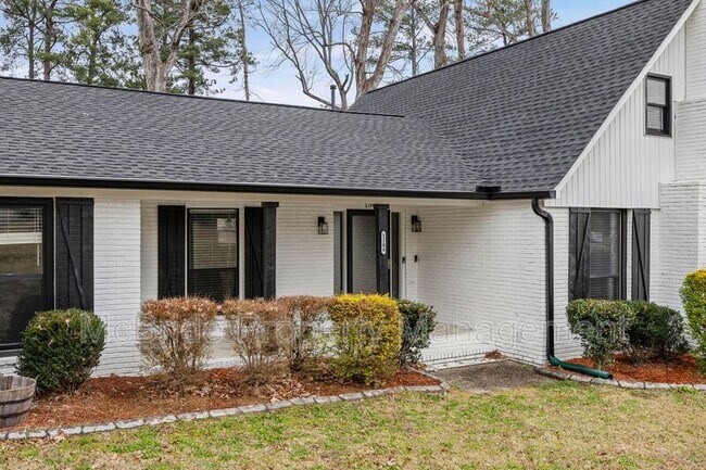 Building Photo - 1304 Dominica Dr